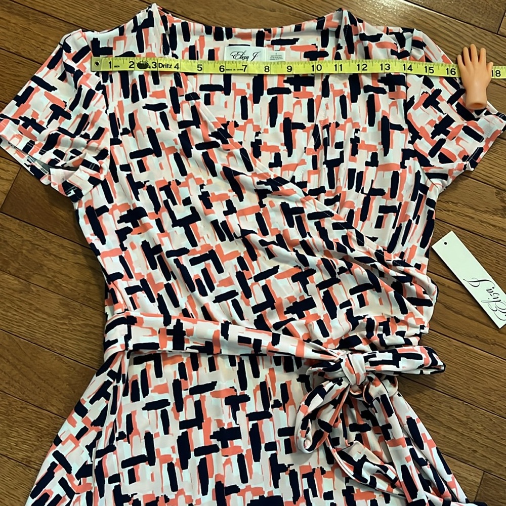 NWT Eliza J Surplice V-Neck Jersey Fit & Flare Dress Size 6 - Picture 2 of 16